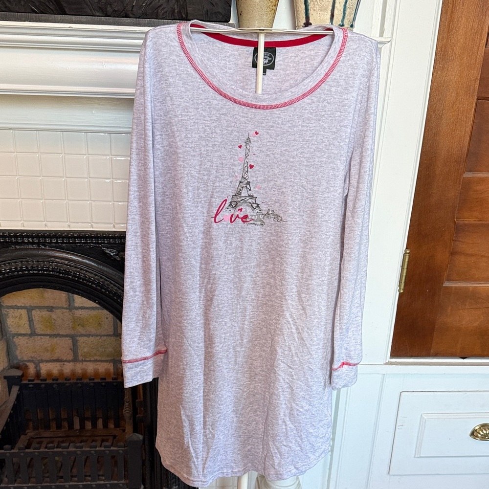 Laura Ashley‎ Eiffel Tower Paris Love nightgown- worn once- excellent shape